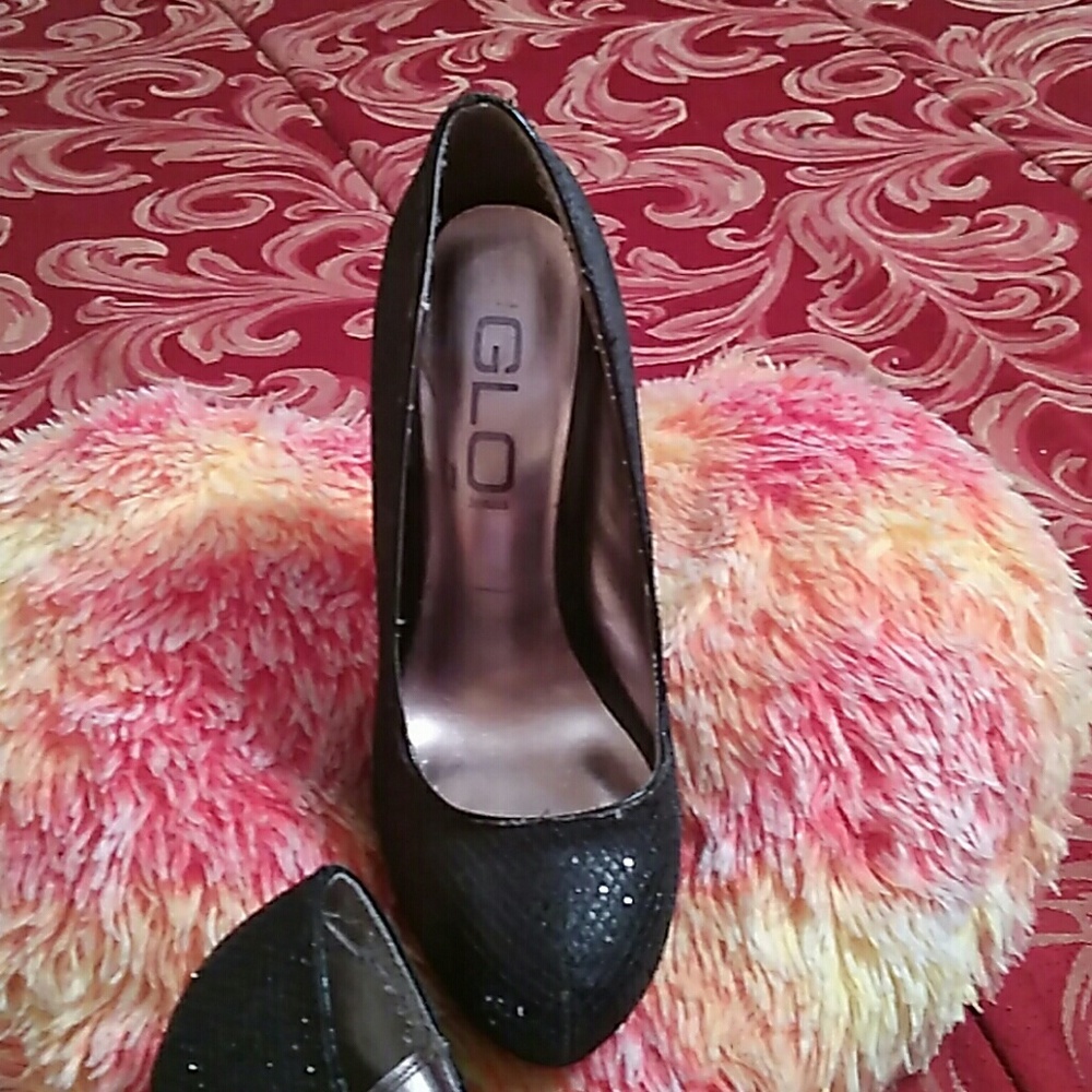 Heels - Picture 2 of 4